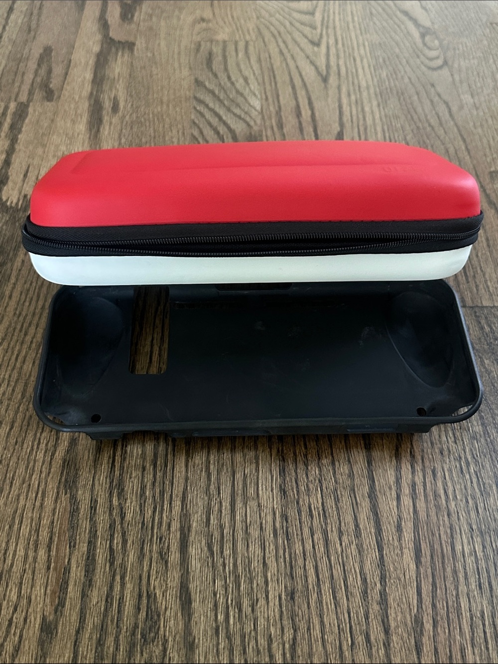 Nintendo Switch Bundle - Picture 4 of 8